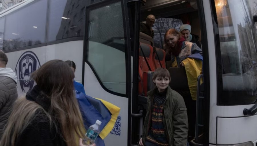 Lukashenko liron 31 ukrainas të burgosur në Bjellorusi, pas një ujdie të ndërmjetësuar nga SHBA-ja