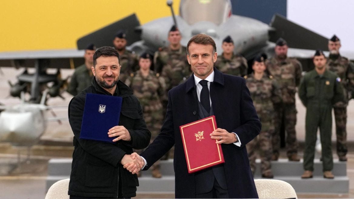 Macron dhe Zelensky nënshkruajnë marrëveshjen ushtarake, Ukraina do blejë 100 avionë nga Franca në 10 vitet e ardhshme