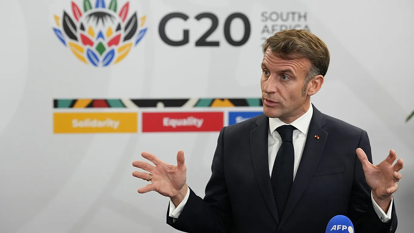 Macron kërkon të qetësojë publikun, ndërsa Franca përgatit shërbimin vullnetar ushtarak