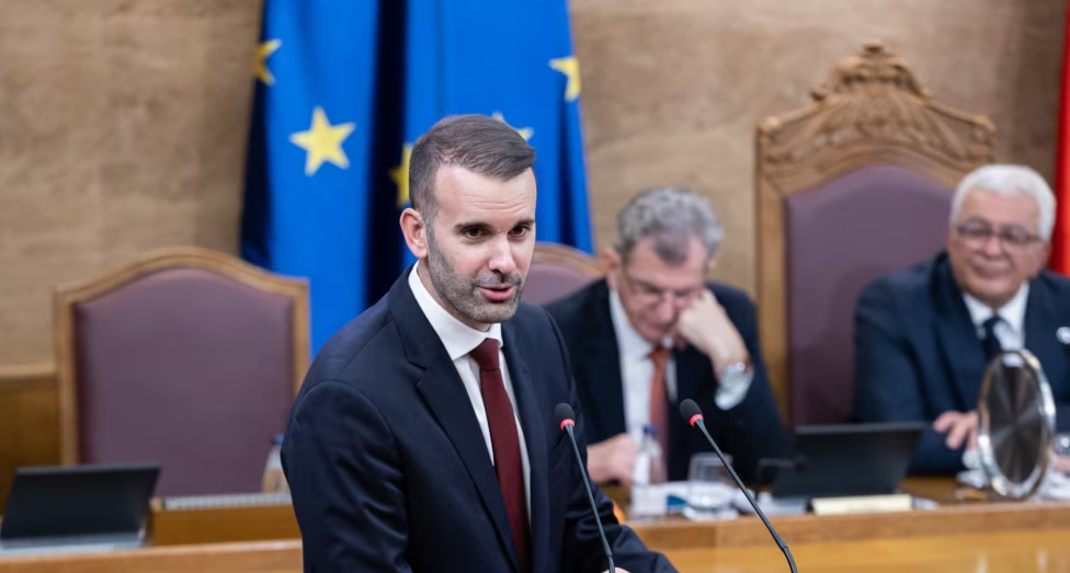 Mali i Zi: Do ta ashpërsojë regjimin e vizave për shtetasit rusë