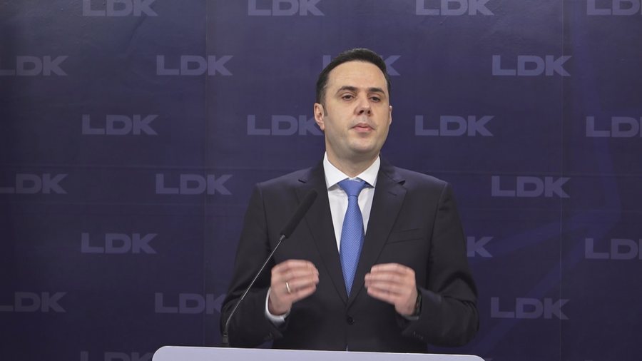 “Mandatimi i Konjufcës, Kurti si monark, do t’i kalojë pushtetin Glaukut”