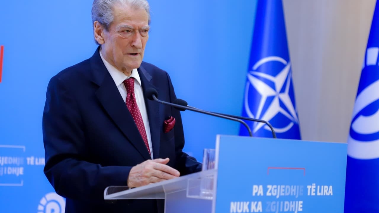 Masa ndaj Ballukut, Berisha: Po të zbatohej kushtetuta, duhej arrestuar. Vendosën pezullimin për…