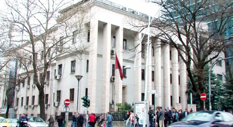 Masakra e Lushnjës/ Gjykata e Lartë rrëzon rekursin e Bilbilit dhe Kaloshit, lënë në fuqi burgimin e përjetshëm