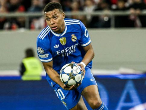 Mbape bën histori/ Shënon tre gola brenda 6 minutash