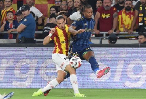 Mbeti jashtë listës së Silvinjos, anësori zgjidhet në ekipin e javës së Superligës turke