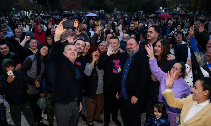 Mbyllet fushata në Cërrik/ Balla: Votoni kandidatin socialist, të tjerët janë kot