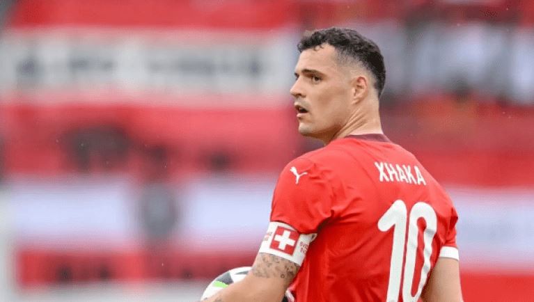 “Më dhemb sjellja, veçanërisht këtu në shtëpi”/ U fërshëllye nga tifozët, reagon Xhaka: Jam i befasuar