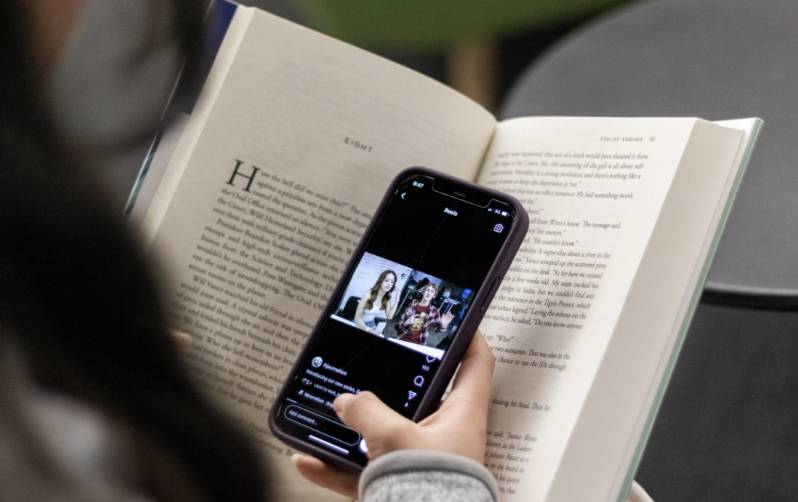 Mediat sociale, kalbja e trurit dhe vdekja e ngadaltë e leximit