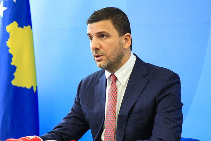 Memli Krasniqi sqaron dorëheqjen: PDK-së i duhet një moment i ri që të mobilizojë bazën