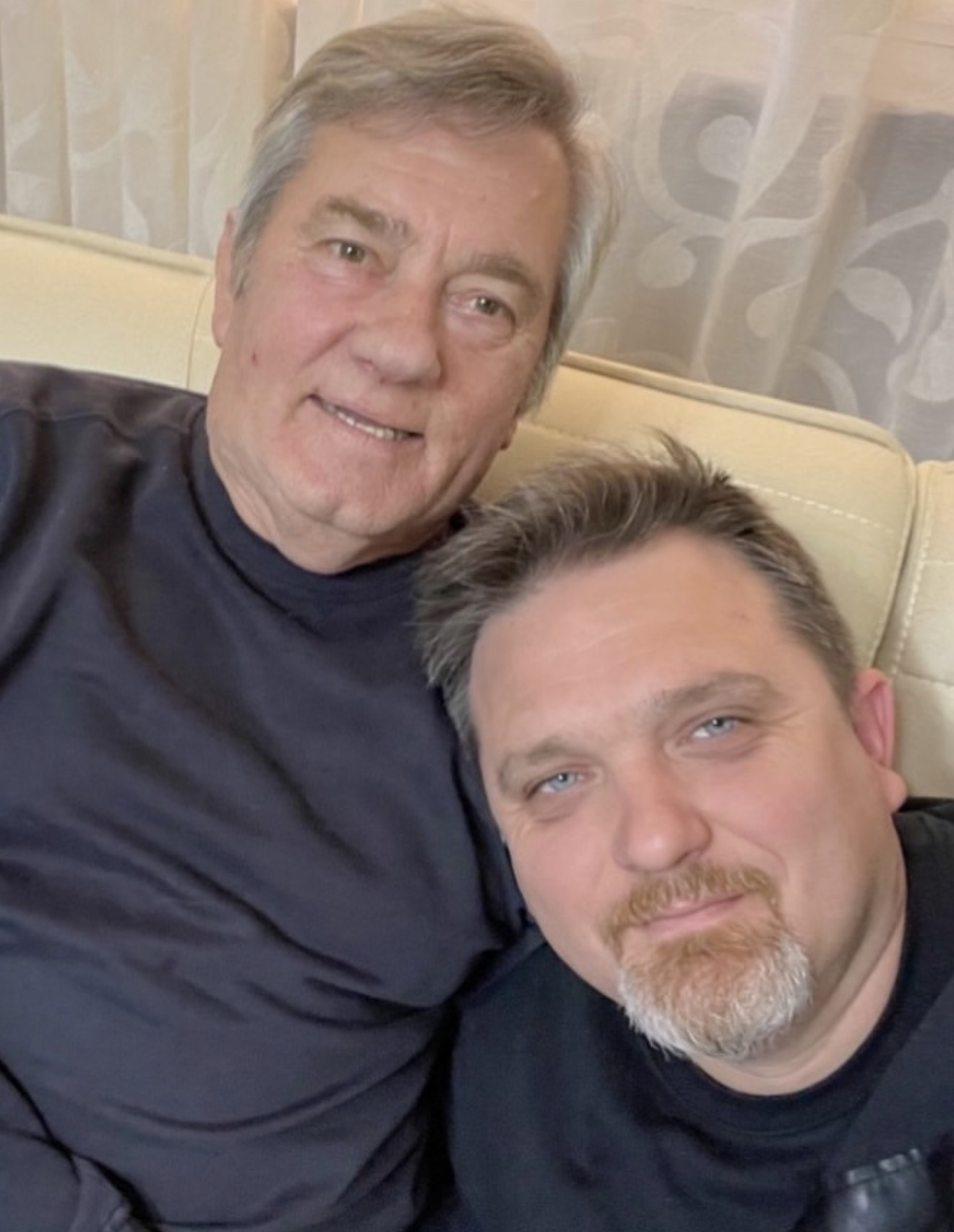 Mesazhi prekës nga Jul Deda në përvjetorin e humbjes së babait: Dy vjet pa ty, zemra ime…