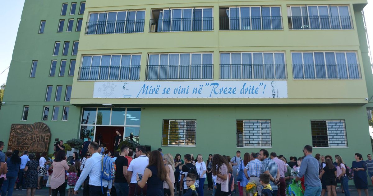 Ministria e Arsimit mbyll shkollën private “Rreze Drite”: Prindërve t’iu kthehen pagesat (Mister shkaqet)