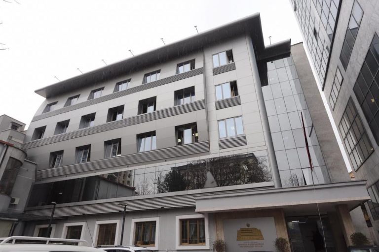 Mjekët drejt zëvendësimit nga inteligjenca artificiale? Ministria e Shëndetësisë jep njoftimin e rëndësishëm