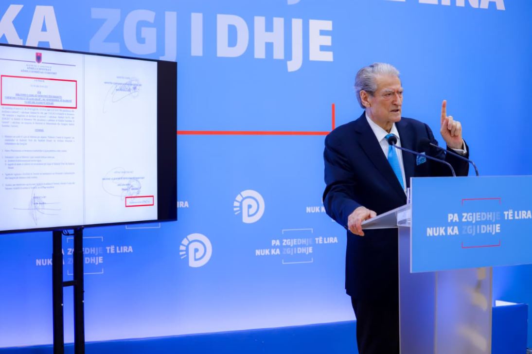 Mori 1.6 milionë dollarë, Sali Berisha mbron kontratën e majme me LaCivitan, reagon ashpër Evi Kokalari dhe shpreh…