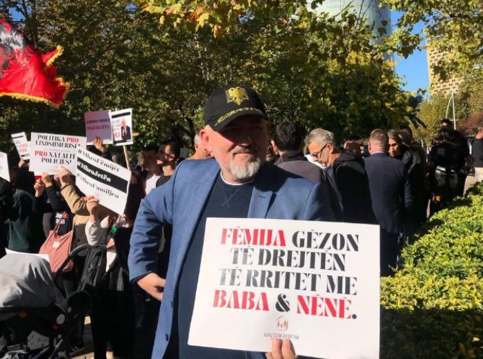 ‘Mos ma prek familjen’, Shqiptarët protestojnë më 15 nëntor, ora 10:30, në Sheshin Skënderbej