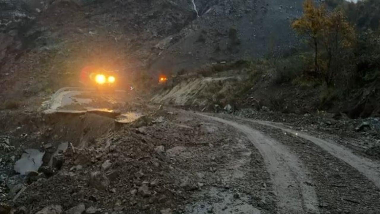 Moti i keq/ Përmbytje në banesa e shkolla, disa familje të evakuuara, si paraqitet situata në vend