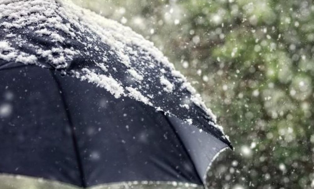 Moti sot, reshje shiu në të gjithë vendin, borë në tre qarqe