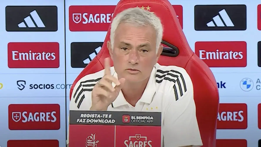 Mourinho tërbohet me Benfica e tij: Doja të bëja 9 zëvendësime, por nuk më lejohej…