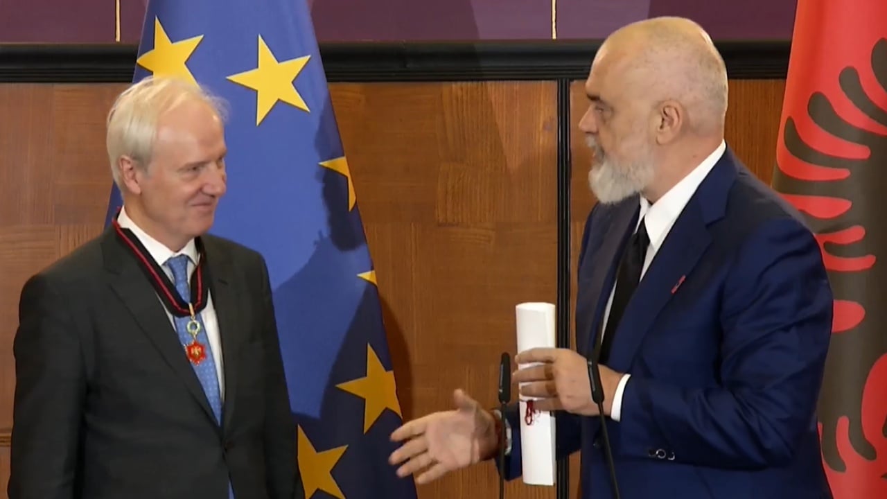 “Na ka dalë nami se jemi të dhunshëm, ne duam pa kushte”/ Rama nderon rektorin e Universitetit BOKU të Vjenës: Do ikësh nga kjo botë si austriak dhe si shqiptar