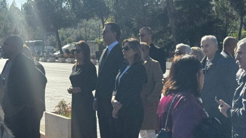 Ndarja nga jeta e Fatos Nanos/ Lulzim Basha merr pjesë në homazhet për liderin historik të PS