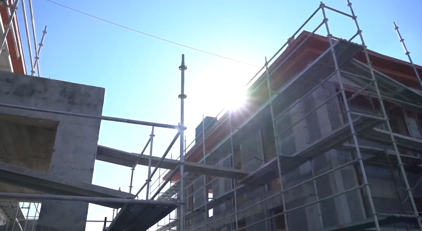 Ndërtimet pa leje në Farkë, Rama: Shkelësit futen në listën e zezë, ndërsa objektet do të prishen!