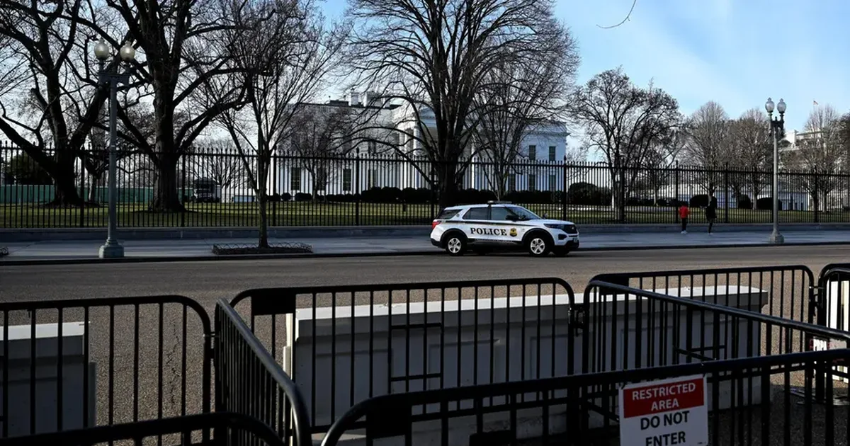 Ndodh pranë Shtëpisë së Bardhë, qëllohen me armë 2 ushtarë të Gardës Kombëtare, arrestohet autori