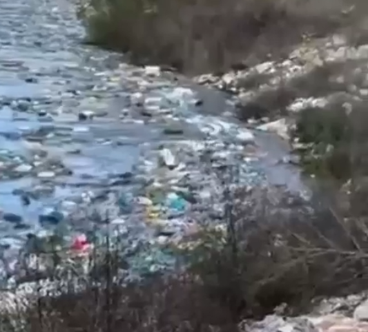 Ndotja e lumenjve në Shqipëri, mediat italiane ngrenë alarmin: Po na dëmton të gjithëve