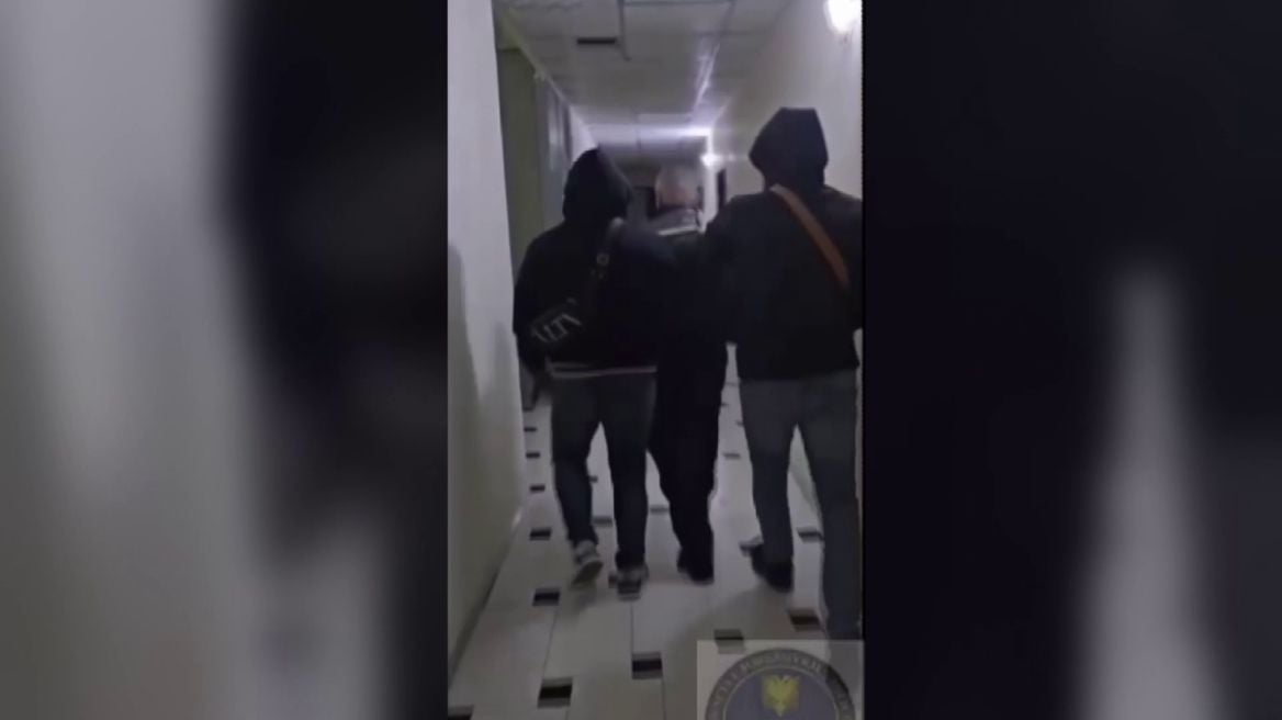 Në 10 muaj 92 policë në pranga, i fundit polici rrugor që mori 60 mijë lekë ryshfet për të mos bllokuar makinën