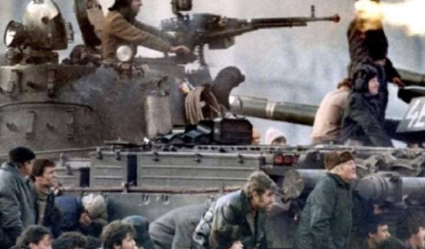 ‘Në 1997 ishin 3 banda kryesore’, ish-drejtori i Policisë: Shqipërisë iu morën 550 mijë armë dhe 4 miliardë fishekë