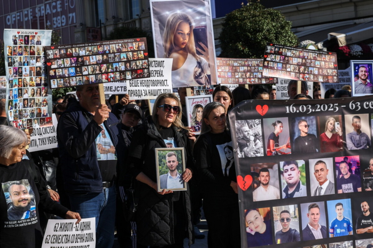 Në kujtim të viktimave/ Tragjedia e marsit në lokalin e natës ku humbën jetën 63 persona, protestë: Kërkojmë drejtësi
