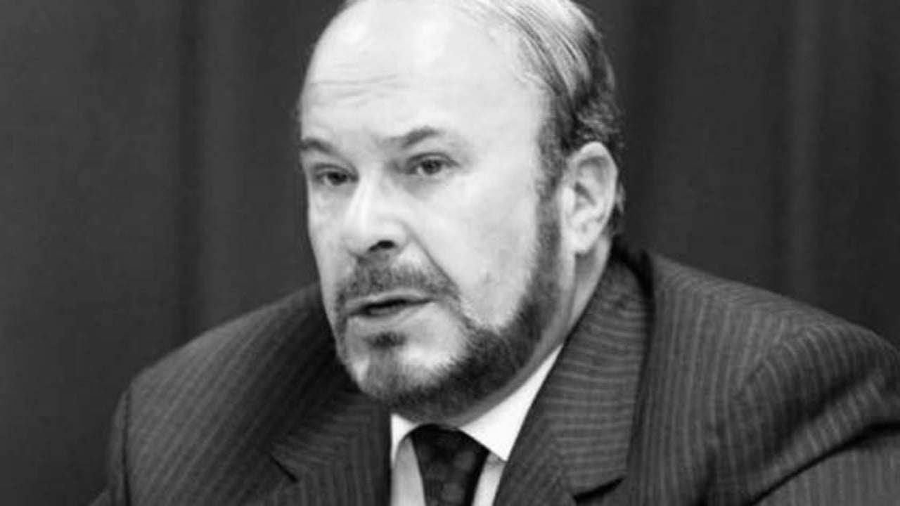 Në respekt të Zisë Kombëtare në nder të Fatos Nanos, Top Channel ndryshon programacionin e ditës së Diel