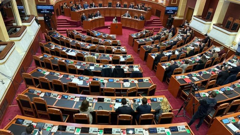 Nën hetim nga SPAK, Balluku përballet me parlamentin për herë të parë/ Ja si e pret opozita prezencën e saj