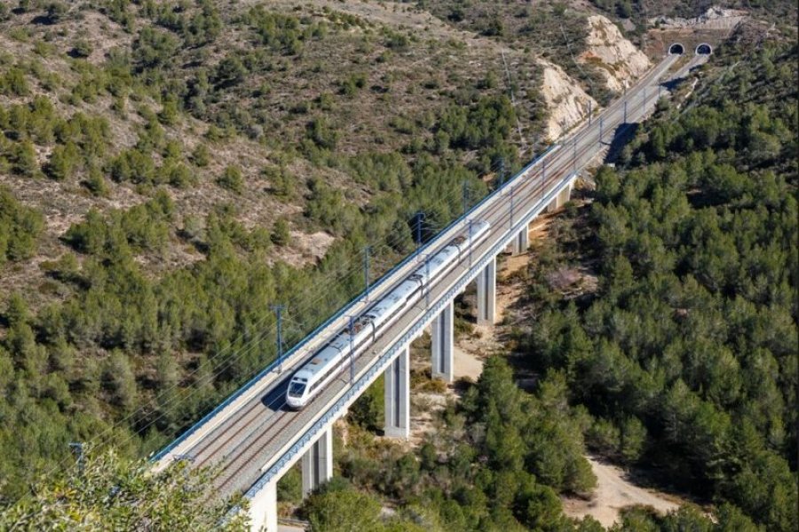 Nga Berlini në Kopenhagë për 4 orë? KE synon rrjetin hekurudhor me shpejtësi të lartë deri në 2040