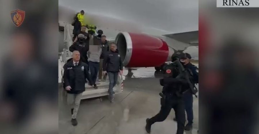 Nga SHBA në Rinas, ekstradohet drejt Italisë shqiptari i dënuar me 30 vite burg për vrasje