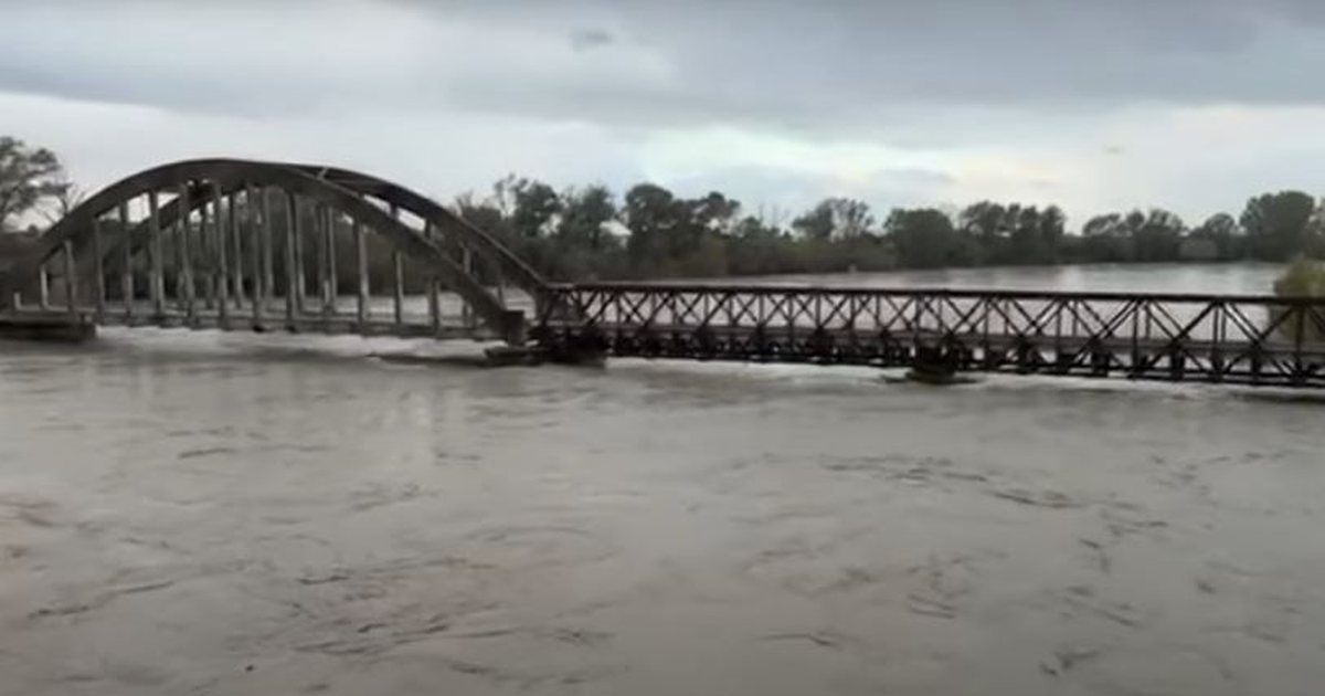 Nga Vlora në Durrës e Lezhë/ Pikat kritike për përmbytje nga reshjet, Ministria e Mbrojtjes bën bilancin e orëve të fundit