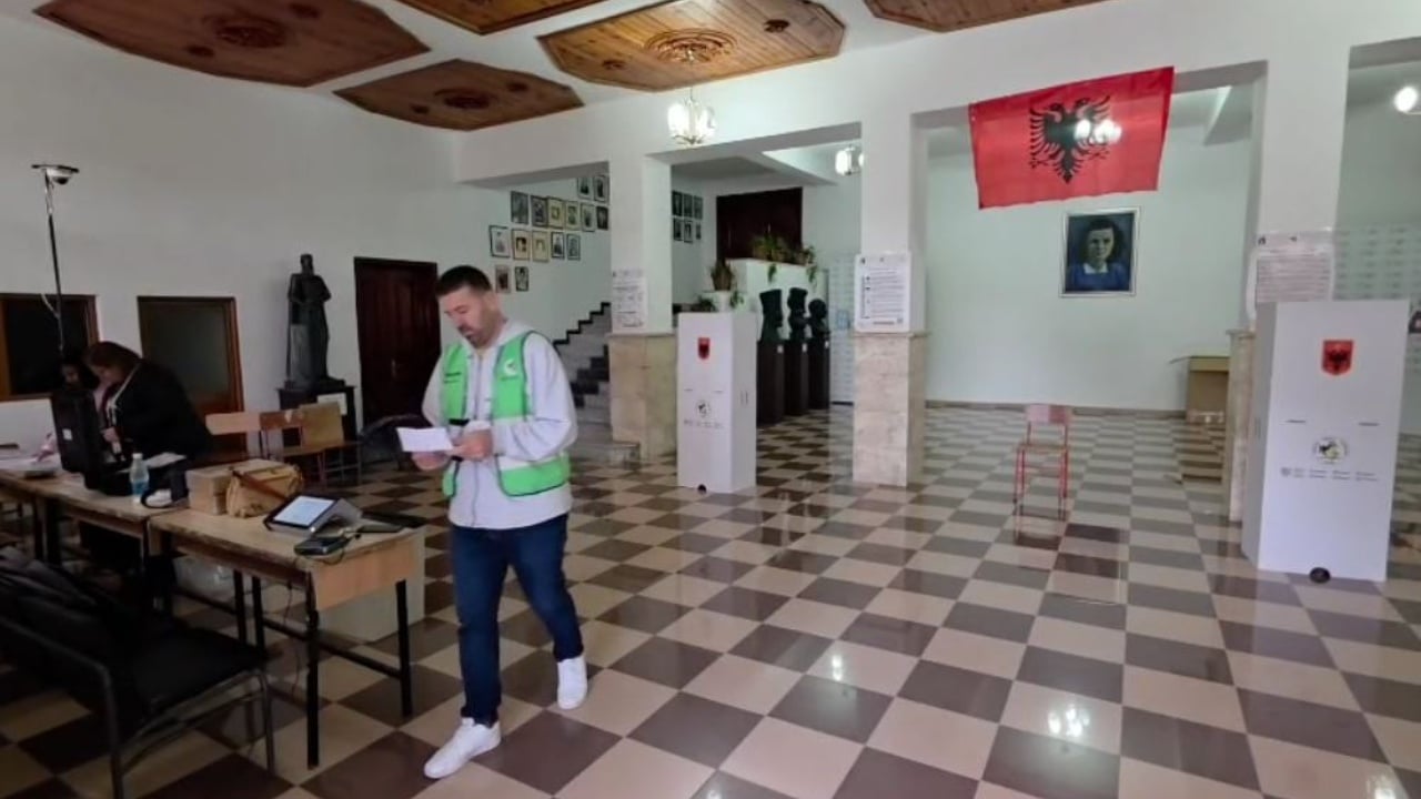 Nisin problemet e para të zgjedhjeve në Berat, probleme me kamerat në një qendër votimi
