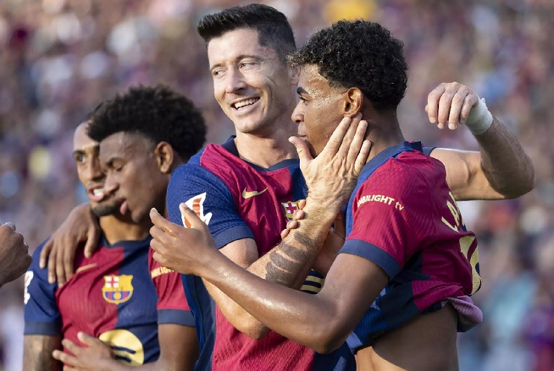 Një “bomber” i vërtetë, ky është emri i parë në listën e Barcelonës për të zëvendësuar Lewandowski-n