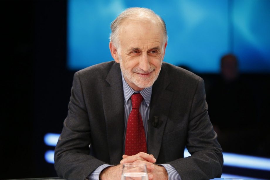 Një fjalor me sharje dhe mallkime, Edmond Tupja sjell librin e tij të fundit në Panairin e Librit: Ja përse vendosa ta botoj