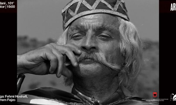 Një mbrëmje me “Kapedanin”, klasiku që bashkon brezat në Kino Armata