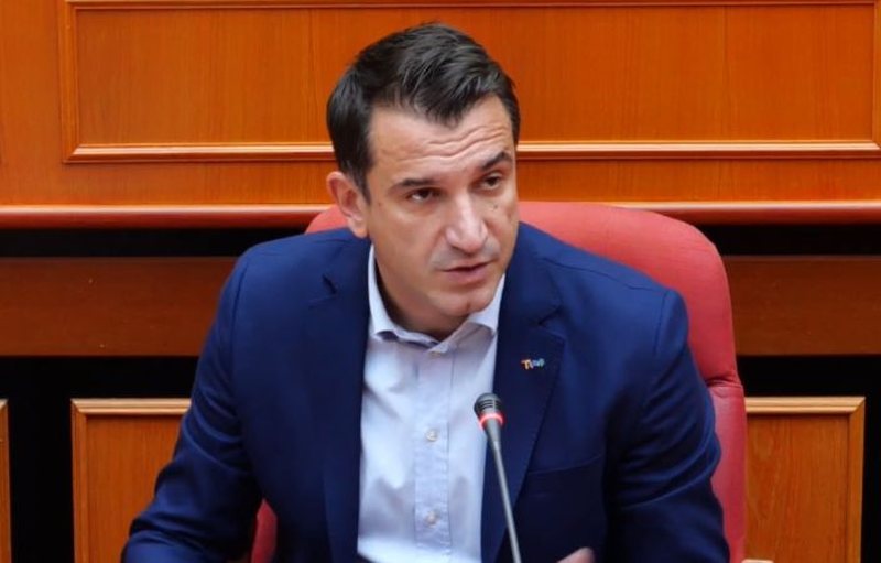 “Një nga figurat më të korruptuara në Tiranë”, Vokshi sulmon Veliajn: Kur pushteti ngrihet mbi frikën, ‘ha’ të vetët