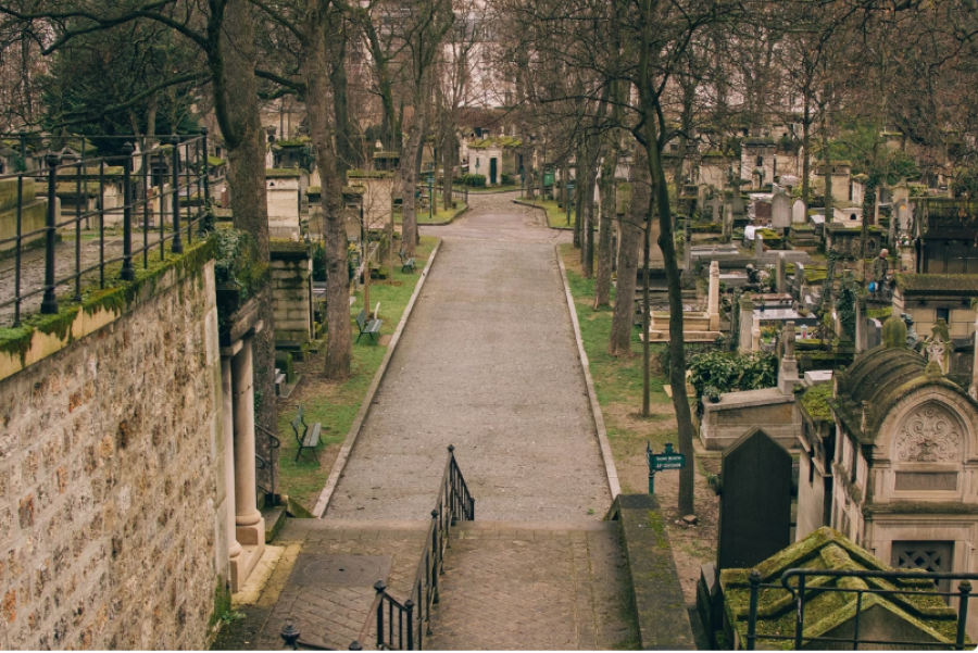 Një ofertë e pazakontë në Paris: Fitoni një truall në një varrezë të famshme me një kusht