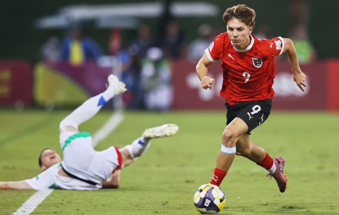 Një tjetër shqiptar po shkon drejt Kupës së Botës, është Deshishku që luan me Austrinë U17