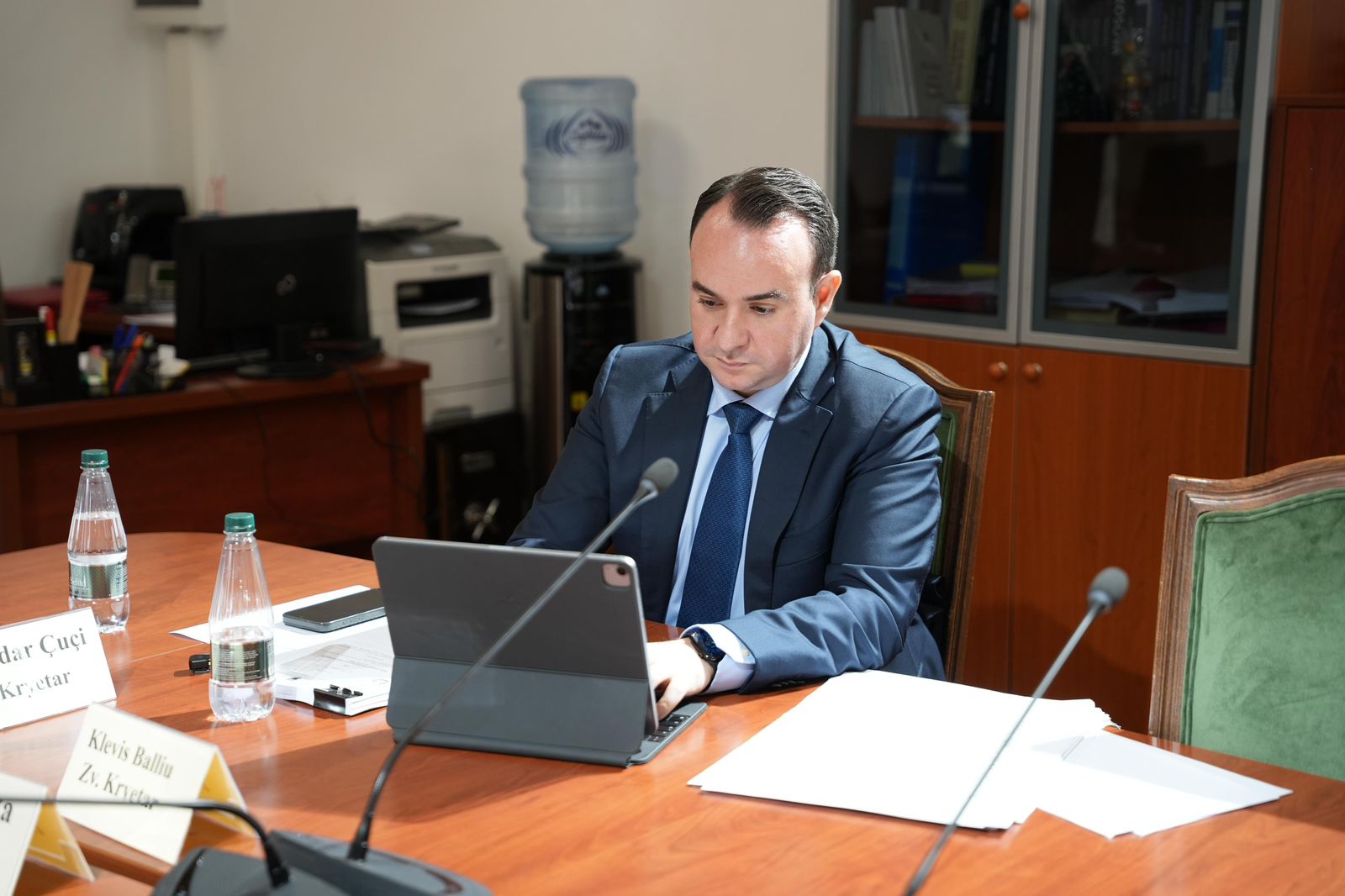 “Nuk ka faj moti, por korrupsioni”, Balliu: Në verë marrim flakë, në dimër me dy ditë shi përmbytemi