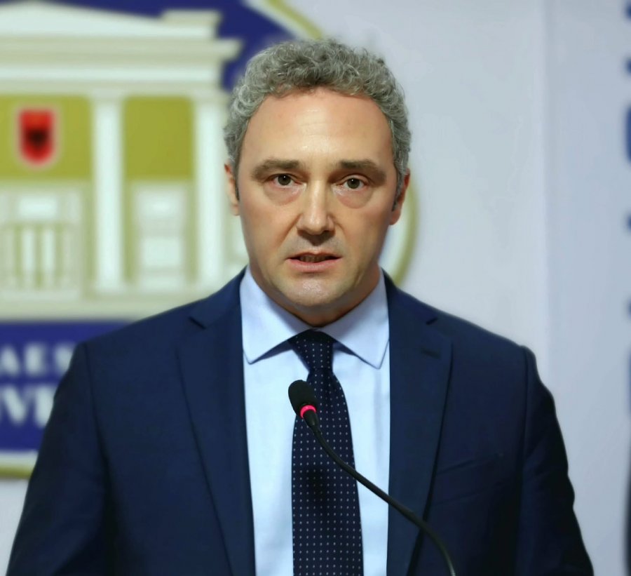 ‘Nuk njohin Fe dhe as Zot’/ Bardh Spahia: Dhunë banditeske ndaj Xhamisë ‘Ebu Beker’ në Shkodër