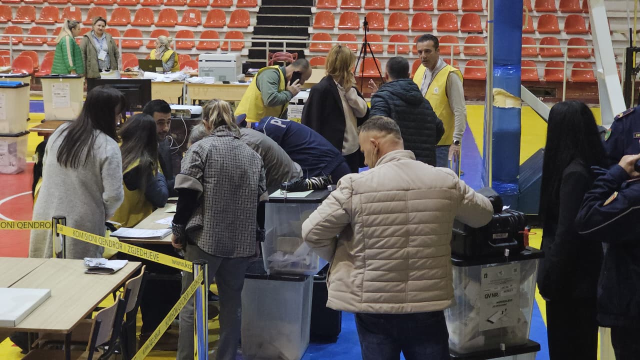 Numërohen 66 kuti në Vlorë, kandidatja e PS kryeson me 4520 vota