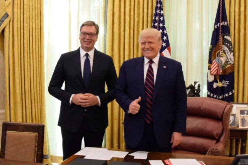NY Times: Vuçiç shpik një ligj dhe i dhuron Trump vendin historik në mes të Beogradit