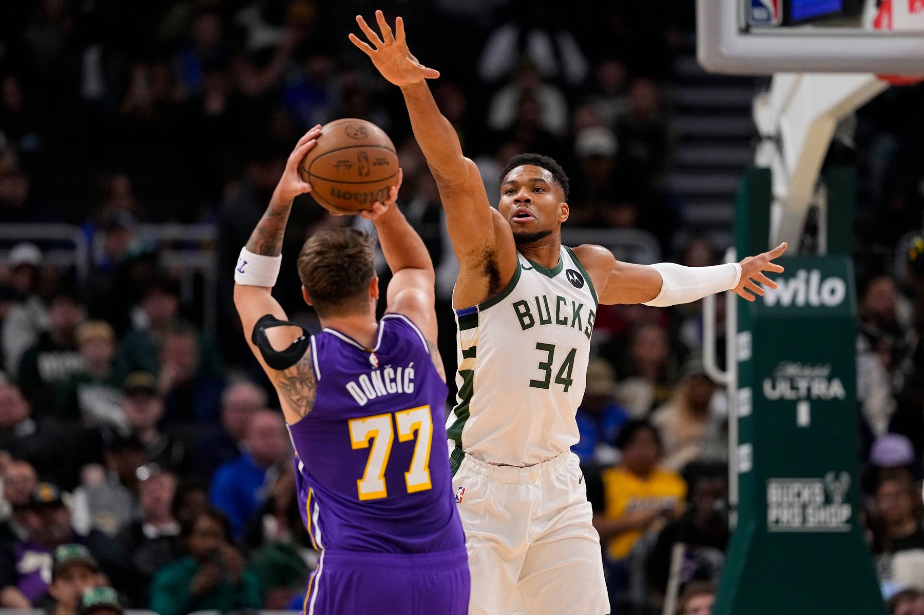 Oklahoma mbetet lider në NBA, Doncic fiton duelin me Giannis, triumfojnë Denver e Cleveland
