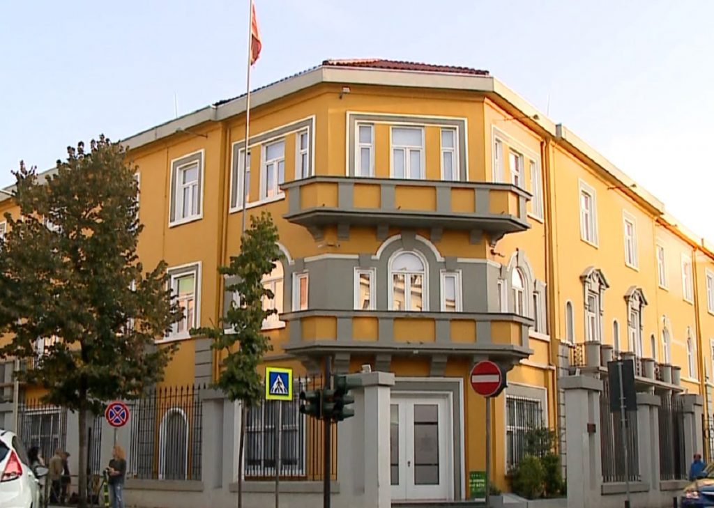 Osmani: Reforma e teksteve, ndryshime për klasat e para, të gjashta dhe të dhjeta