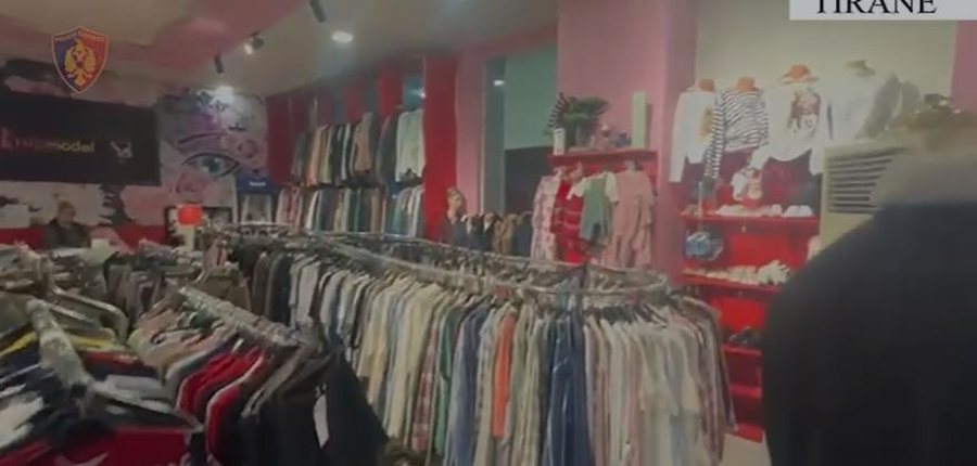 “Outlet” në Yzberisht, zbulohet dyqani me mallra të kontrabanduara, arrestohet administratorja