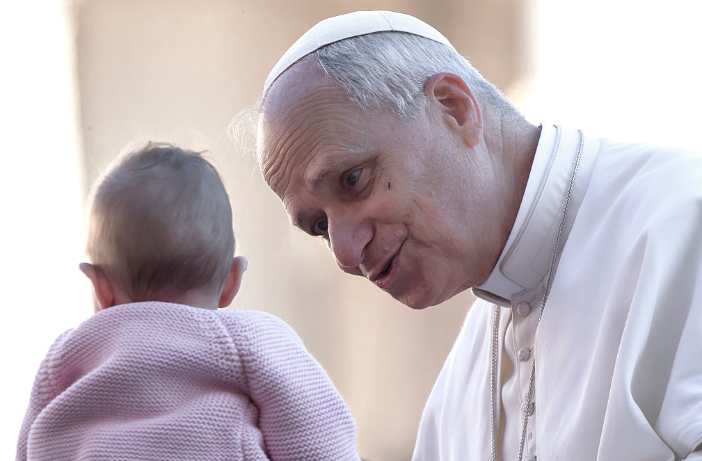 Papa paralajmëron se inteligjenca artificiale mund të dëmtojë cilësinë e kujdesit shëndetësor