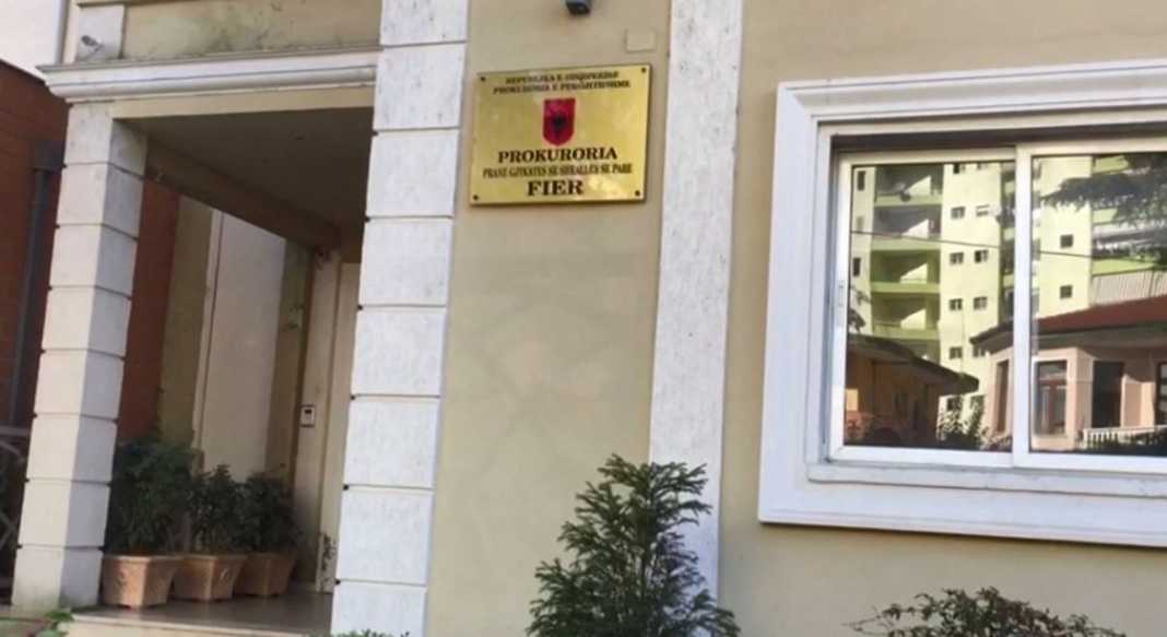 Para droge, Prokuroria Fier sekuestron pronat dhe llogaritë bankare të 2 vëllezërve